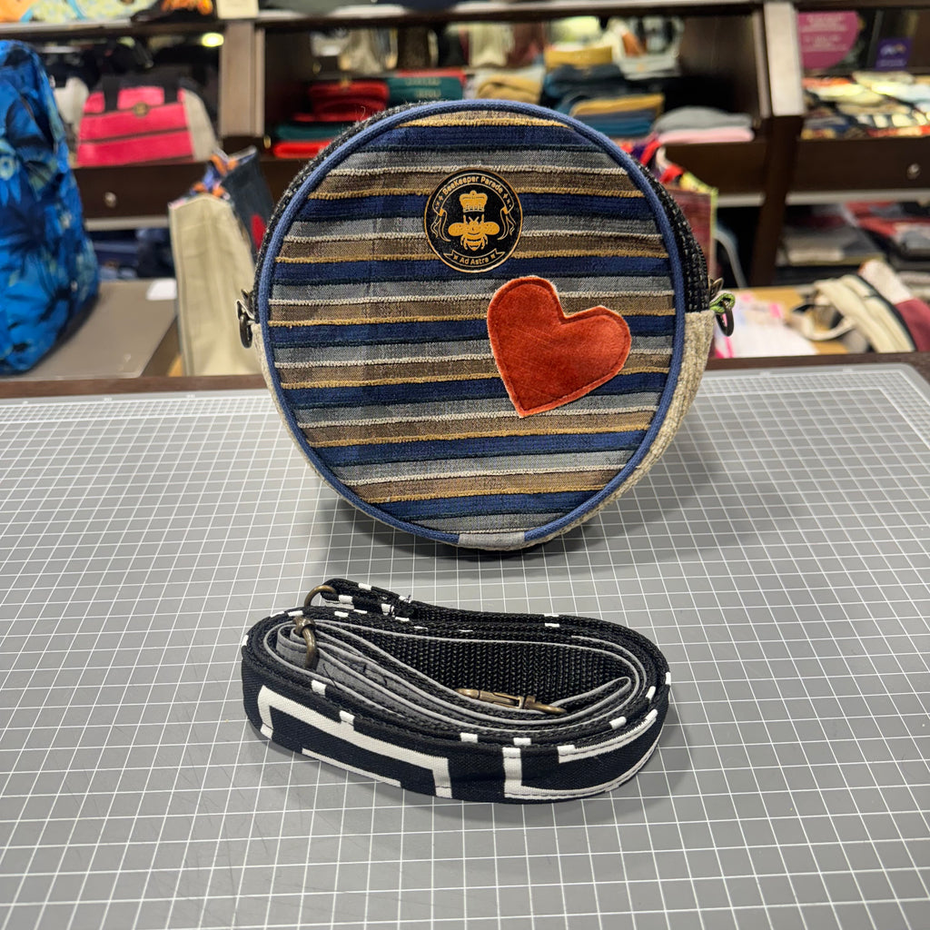 The Red Heart No. 2 ❤️ Da Vinci Collection BeeKeeper Luna Handbag 🌙