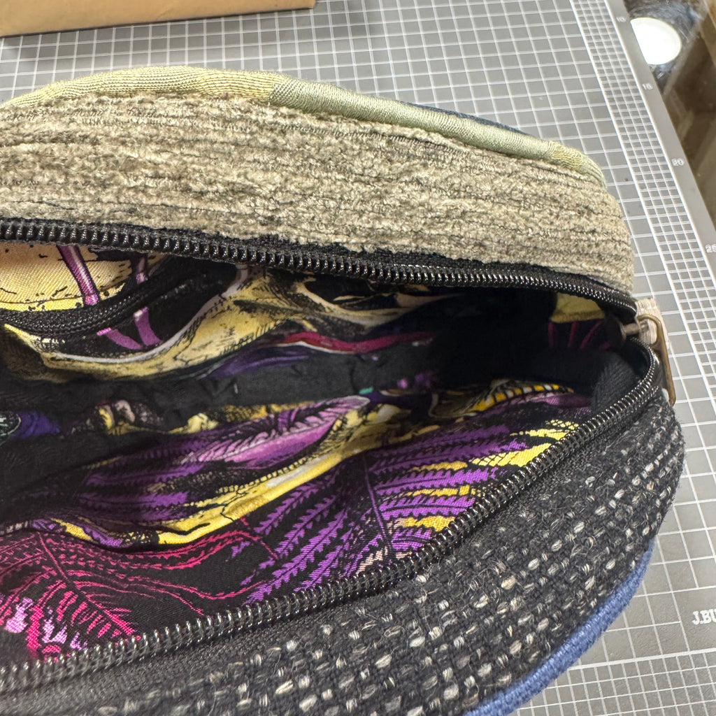 The Red Heart No. 2 ❤️ Da Vinci Collection BeeKeeper Luna Handbag 🌙