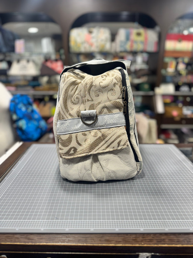 The Royal Garden 🌹 Medium BeeKeeper Weekender Da Vinci Collection