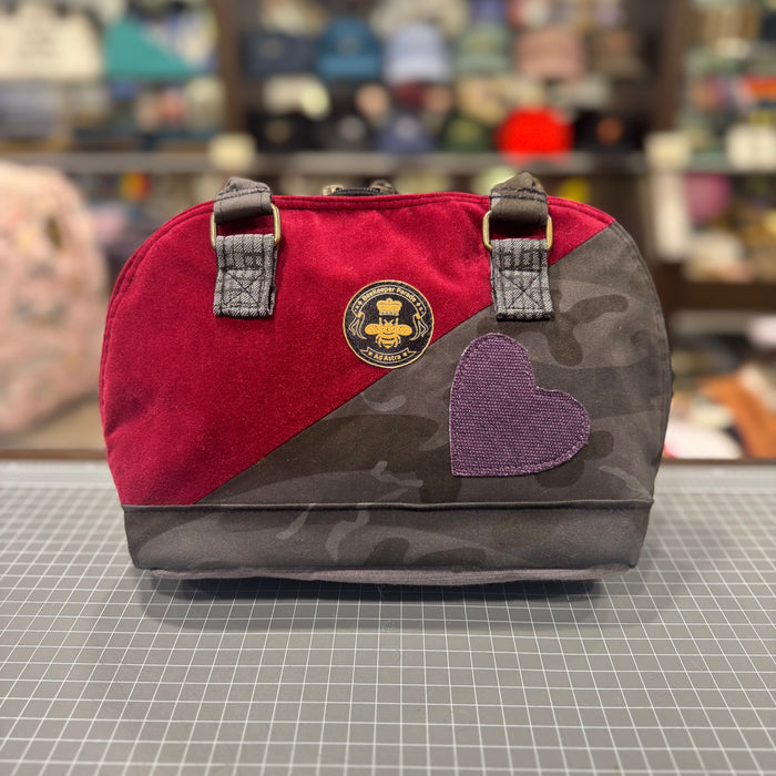The Violet Heart š BeeKeeper Clam Shell Handbag