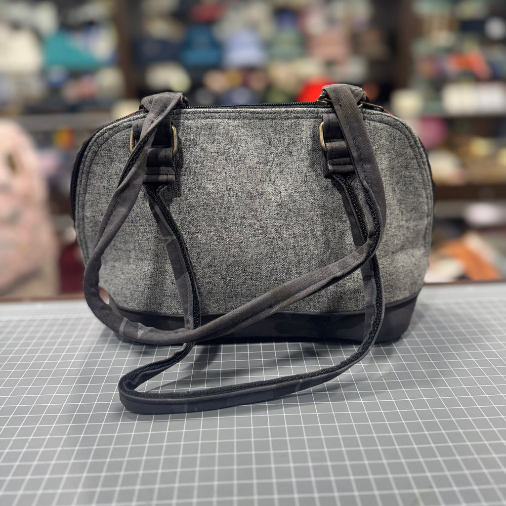 The Response Team š BeeKeeper Clam Shell Handbag