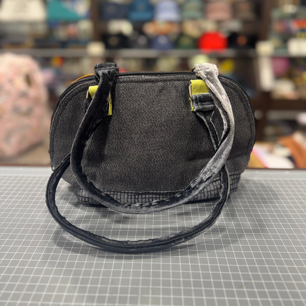 The Orange Electric š BeeKeeper Clam Shell Handbag