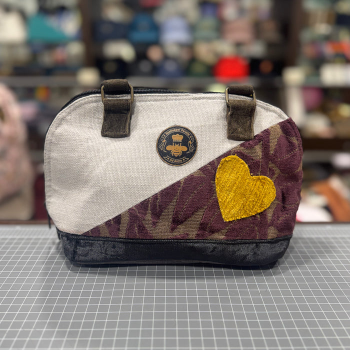 The Gold Heart No. 2 š BeeKeeper Clam Shell Handbag