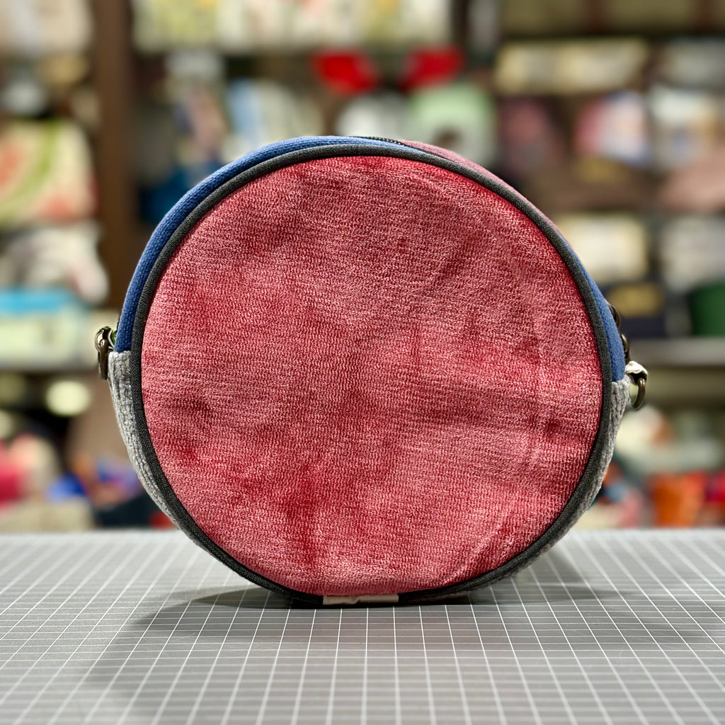 The Indigo Heart No. 2 š Da Vinci Collection BeeKeeper Luna Handbag š