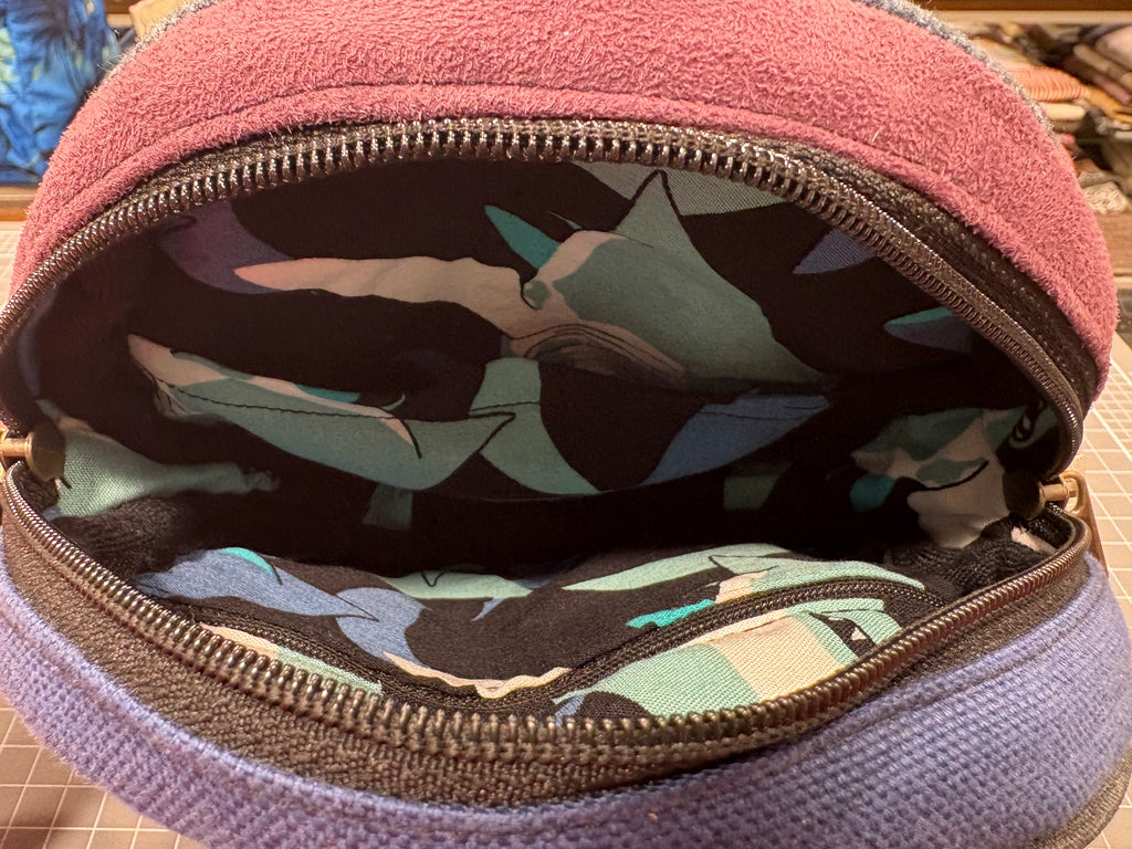 The Indigo Heart No. 2 š Da Vinci Collection BeeKeeper Luna Handbag š