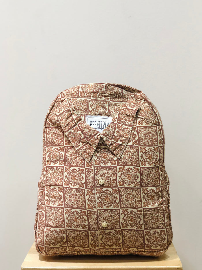 The Time Escaping 🏛️ Classic Shirt BeeKeeper Parade Backpack