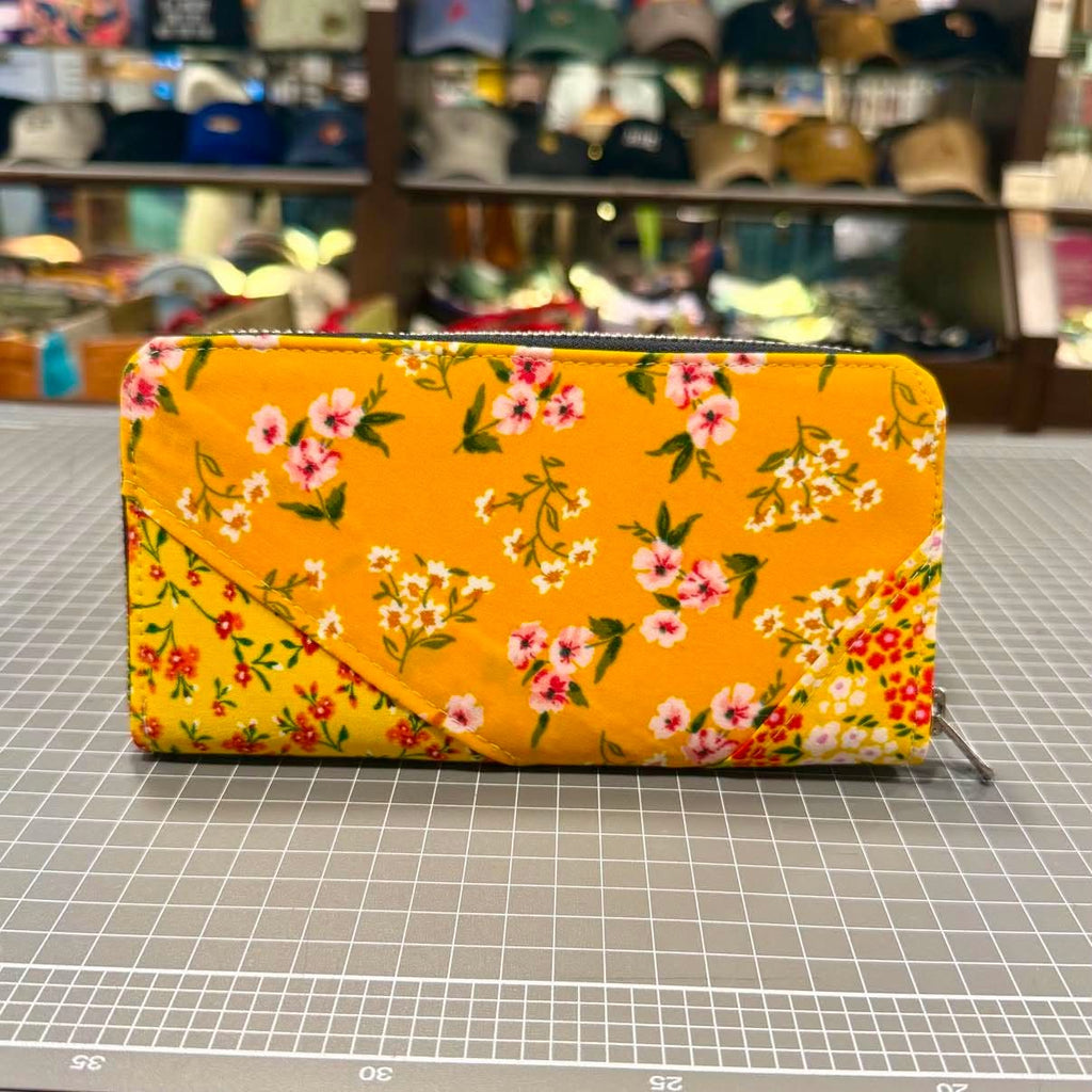 The Sweetest Thing Yellow 🍭 BeeKeeper Zip Purse