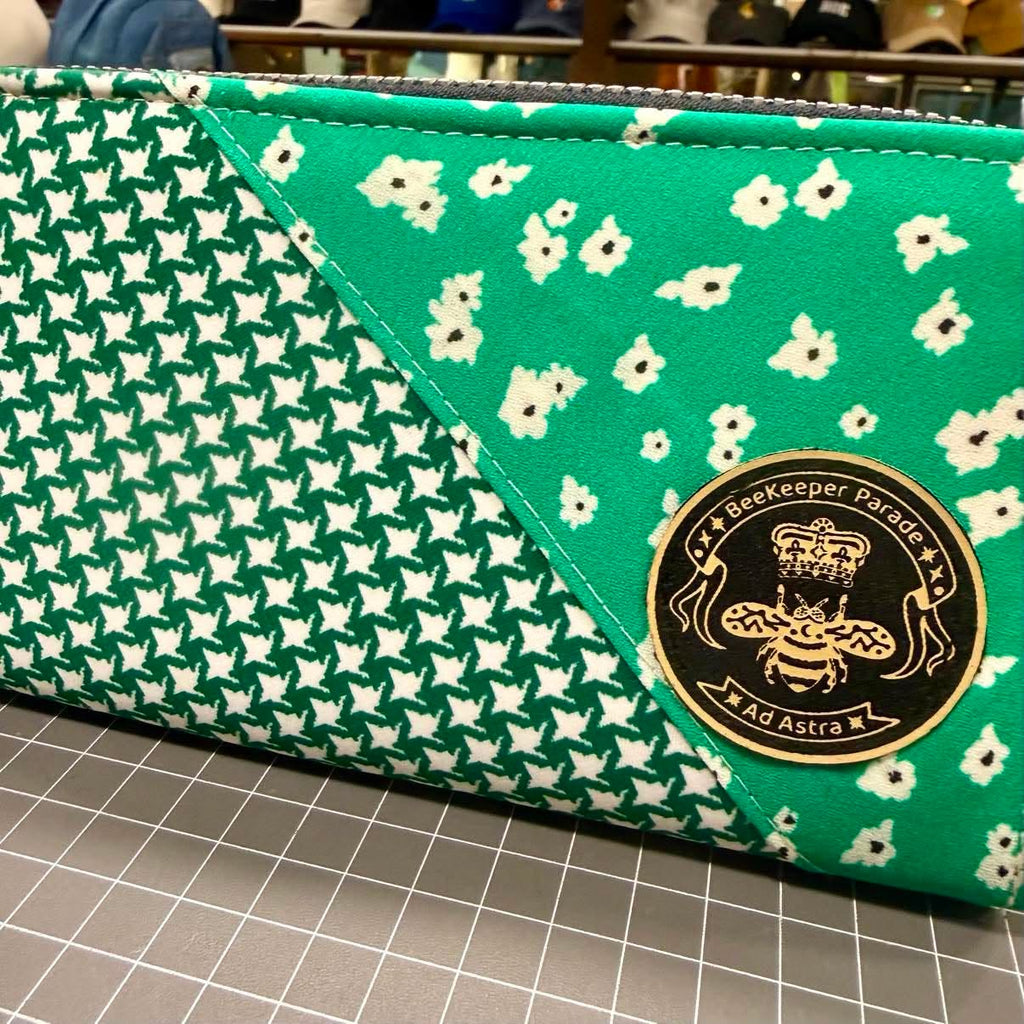 The Sweetest Thing Green 🍭 BeeKeeper Zip Purse