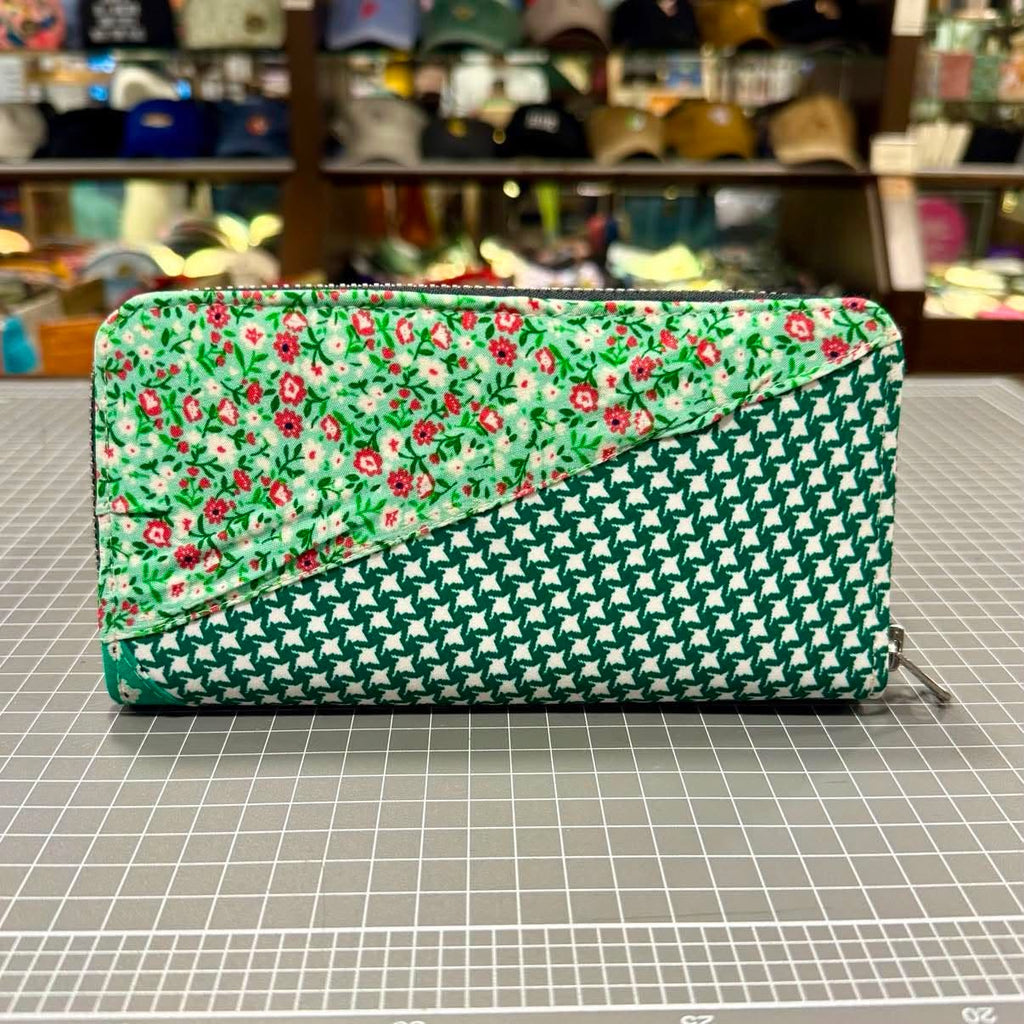The Sweetest Thing Green 🍭 BeeKeeper Zip Purse