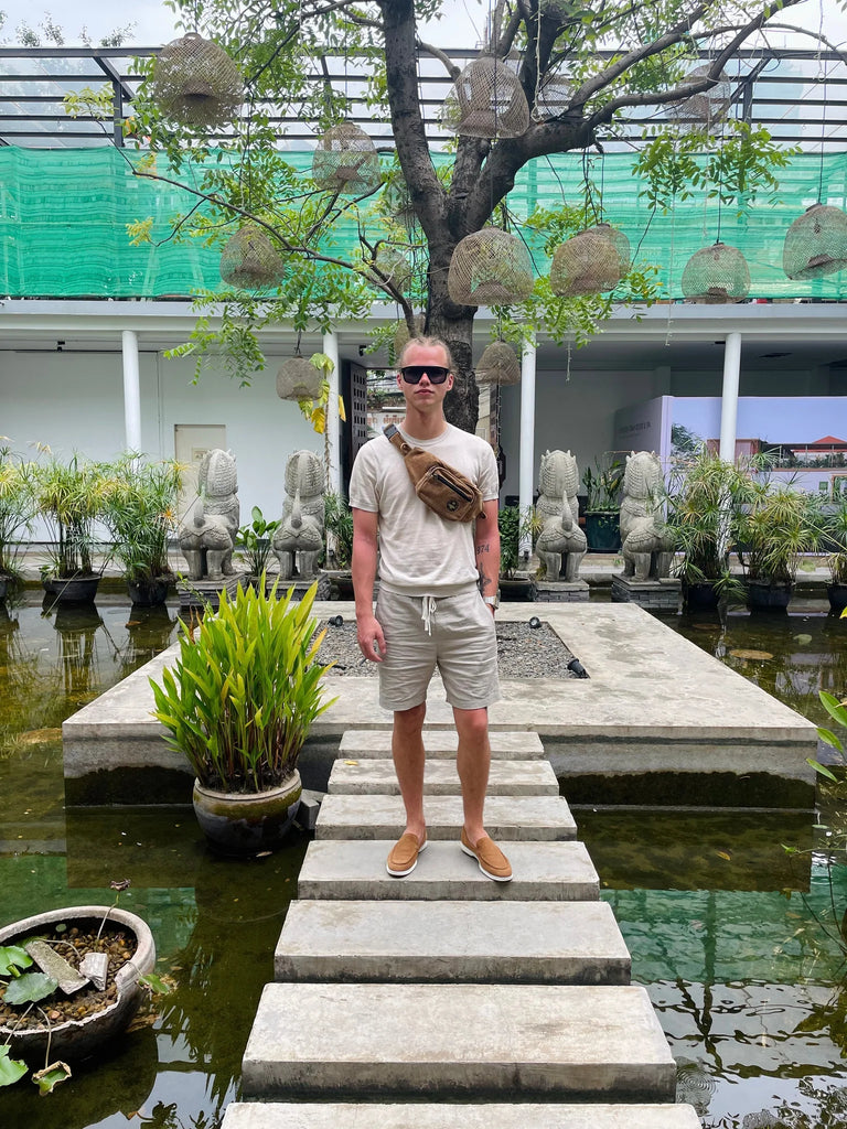 The Cocoa 🍫 Brown Corduroy BeeKeeper Bumbag