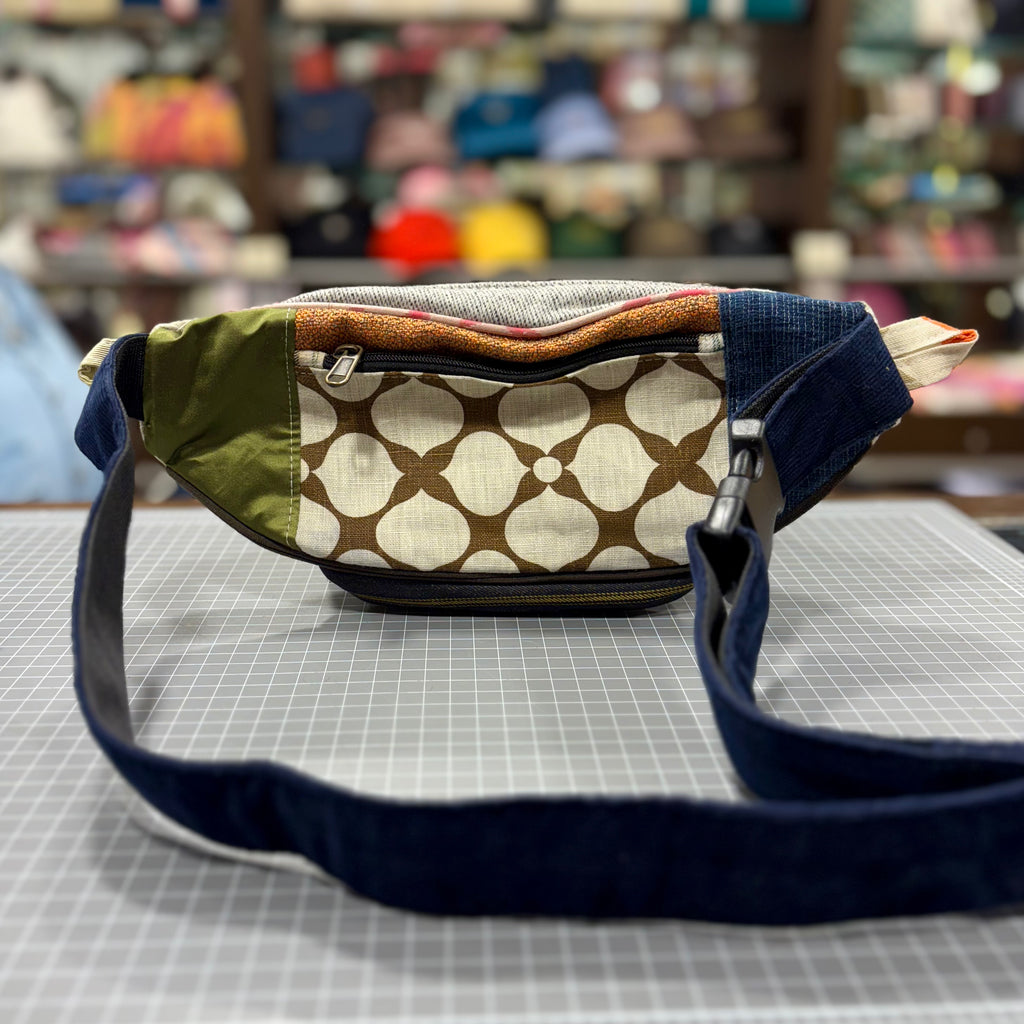 The Geometric ⬛ BeeKeeper Bumbag (Da Vinci Collection)
