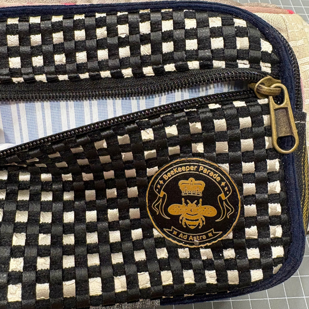The Geometric ⬛ BeeKeeper Bumbag (Da Vinci Collection)