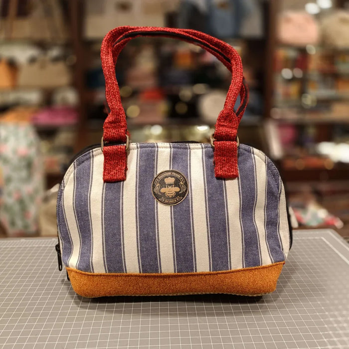 The Hamptons BeeKeeper Clam Shell Handbag