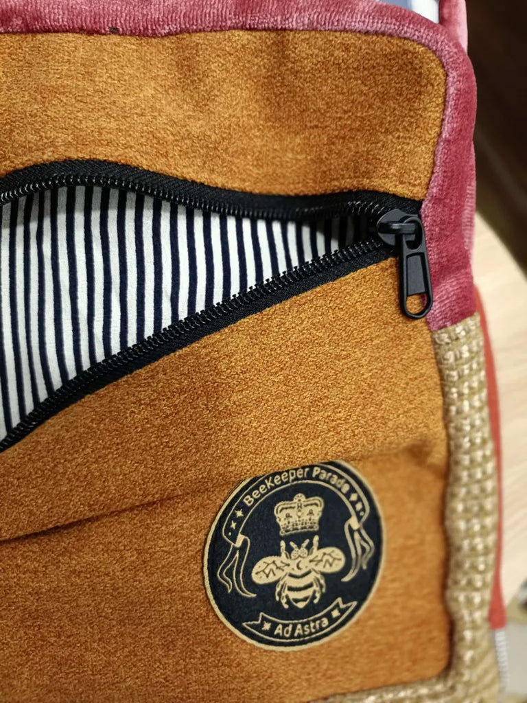 The Hamptons no.2 🏖 Royal (Da Vinci Collection) BeeKeeper Backpack
