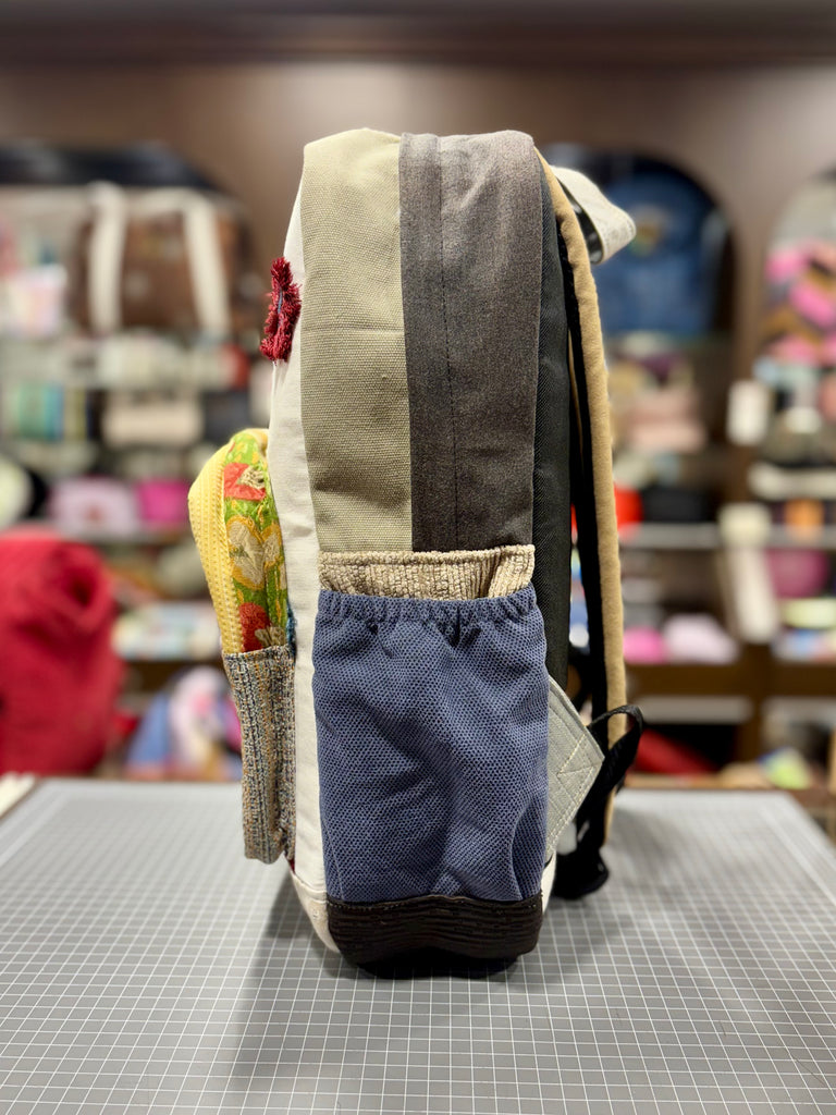 The Fluffy Flowers 🌼 (Da Vinci Collection) BeeKeeper Backpack