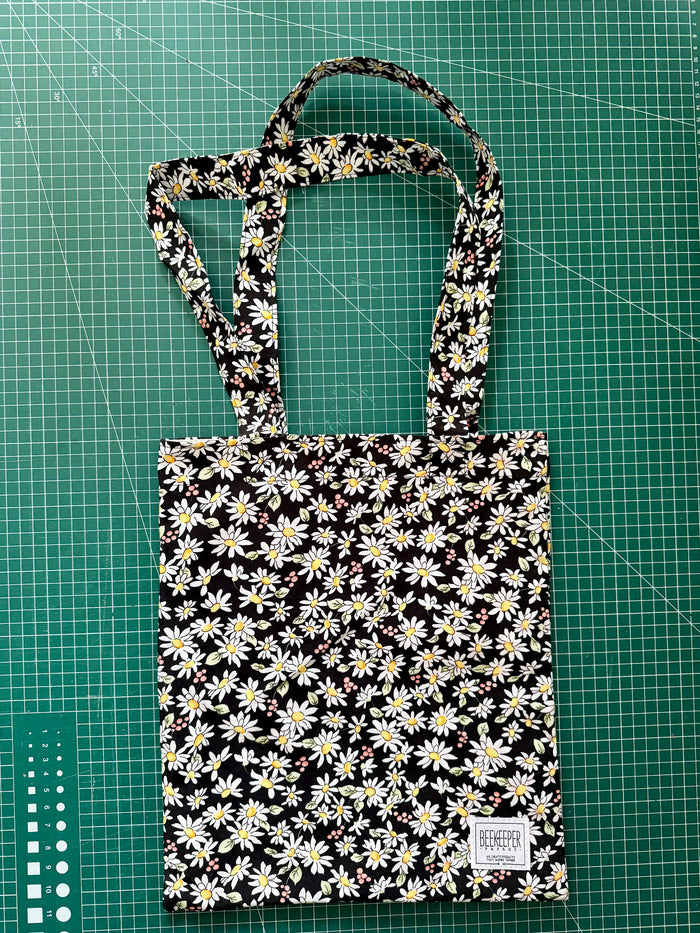 The Daisies 🌼 Tote Medium