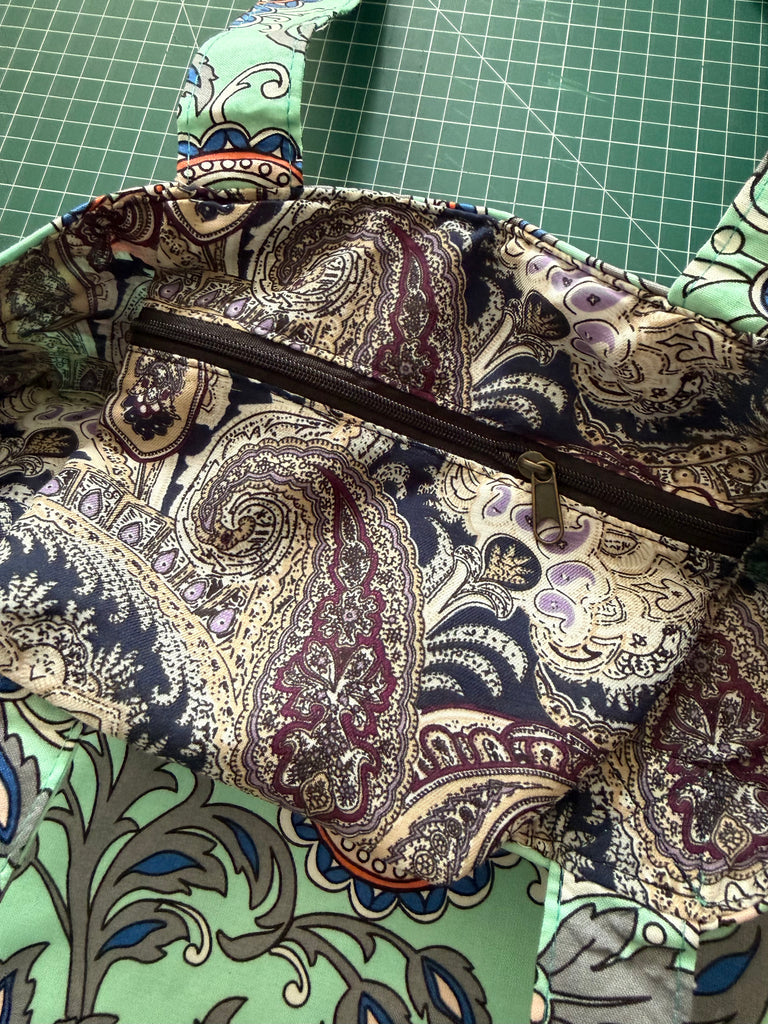 The Paisely Tote Medium
