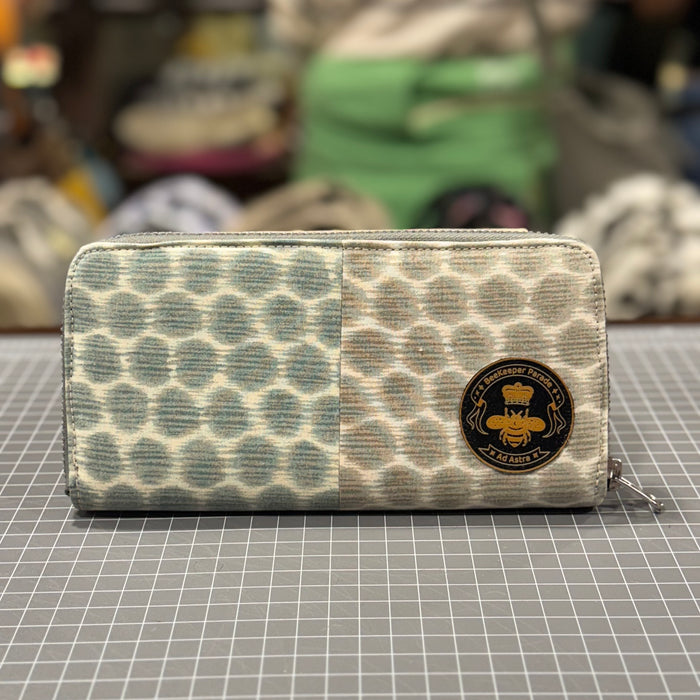 The Light Hex ❄️ BeeKeeper Purse