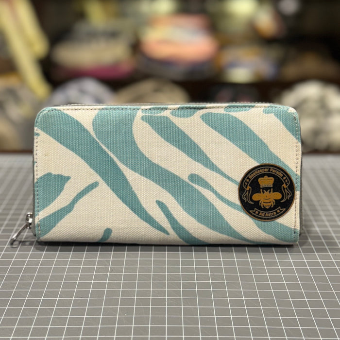 The Electric Monstera 🌿 BeeKeeper Purse