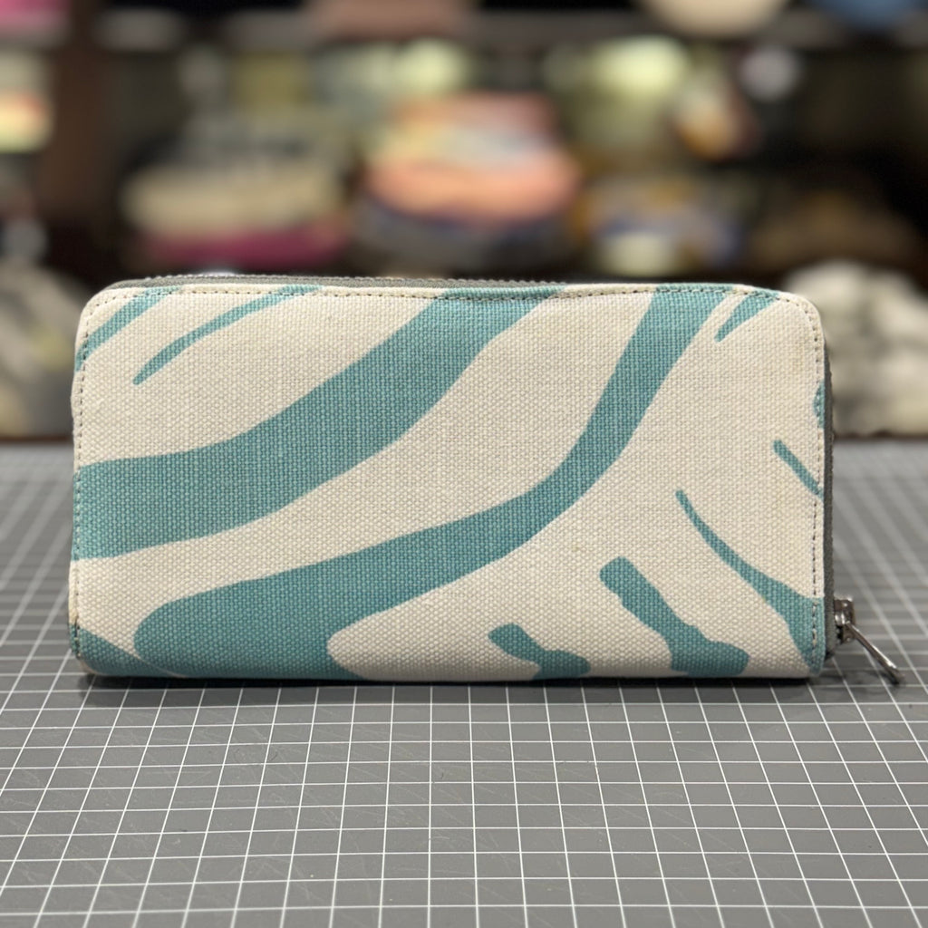 The Electric Monstera 🌿 BeeKeeper Purse