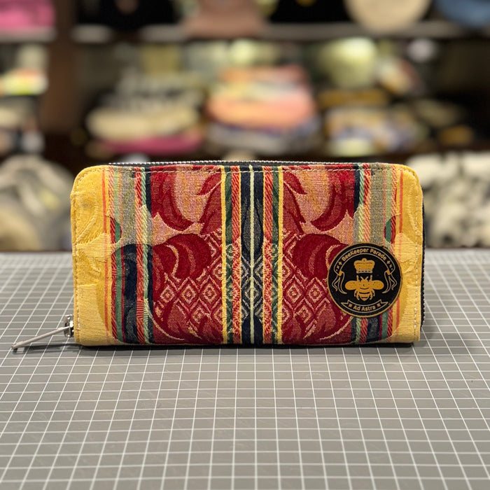 The Rugmaker ⚜️ BeeKeeper Purse