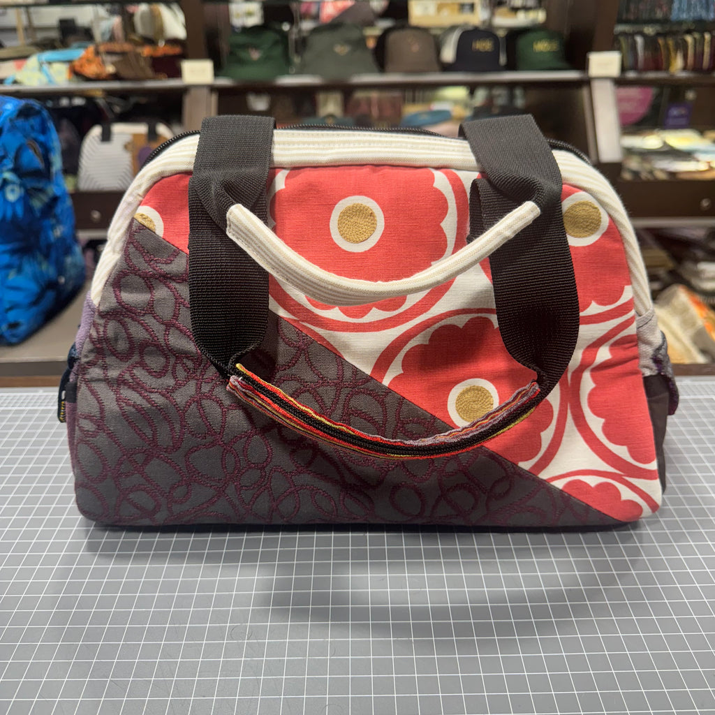 The Poppy Field 🌹 (Da Vinci Collection) OG BeeKeeper Handbag