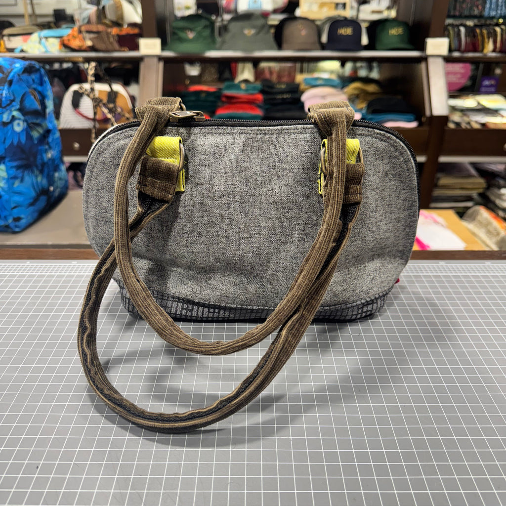 The Seaside Stripe 🌊 BeeKeeper Clam Shell Handbag