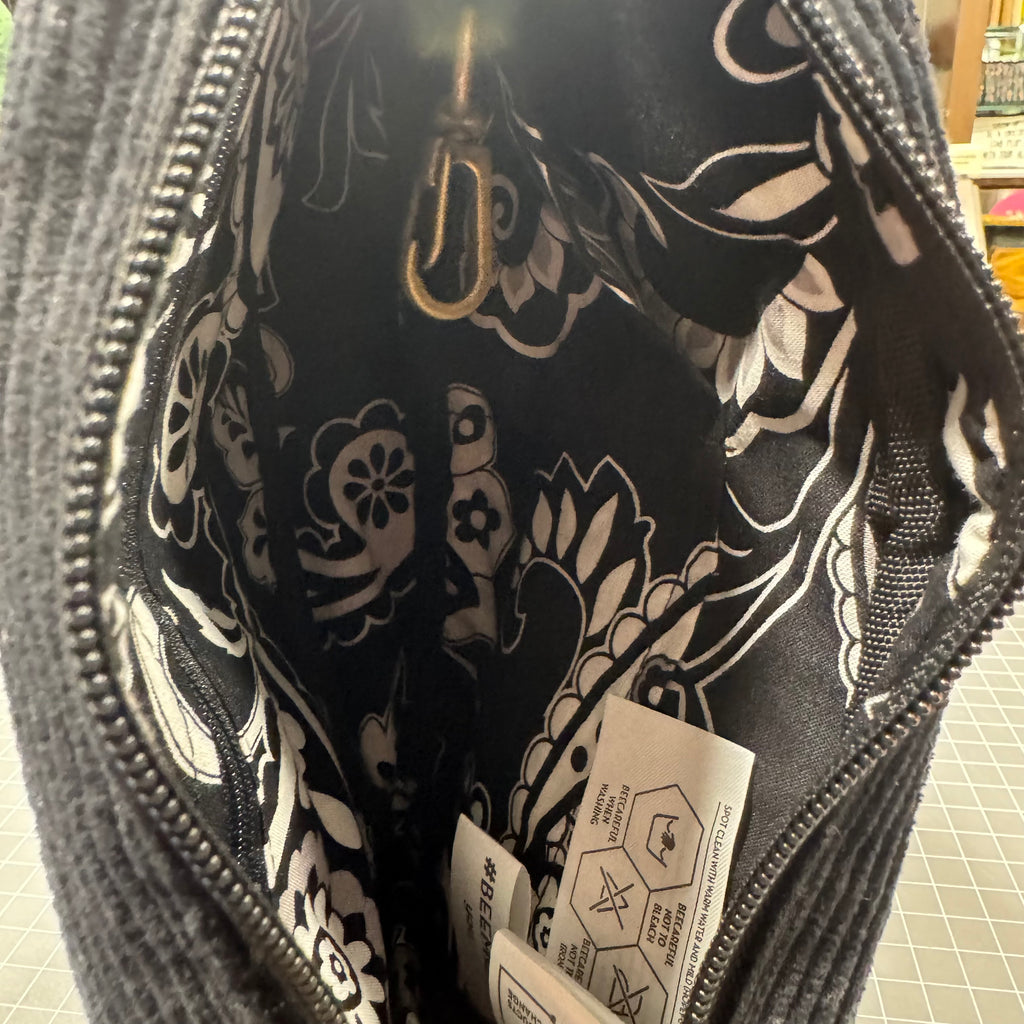 The Panda Black 🐼 KOKYKAI CROSSBODY BAG