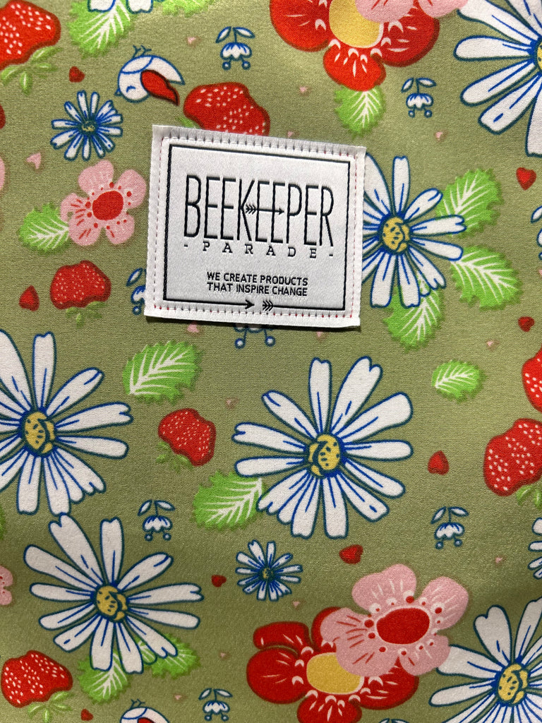 The Strawberry Garden 🍓  Large BeeKeeper Weekender (Masterpiece)