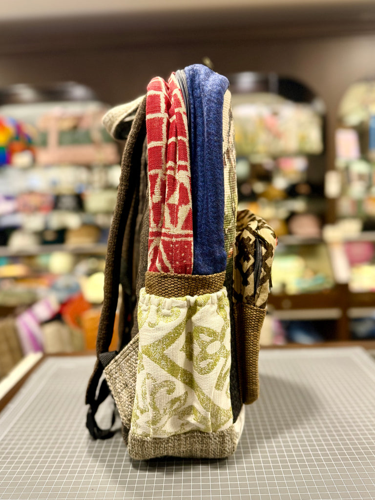 The Flowers and Bugs 🐞 Royal BeeKeeper Backpack (Da Vinci Collection)