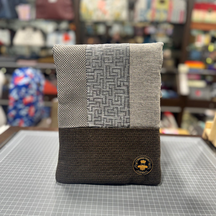 The Silver Athenian 🏛 10.5 inch BeeKeeper Tablet/iPad Sleeve