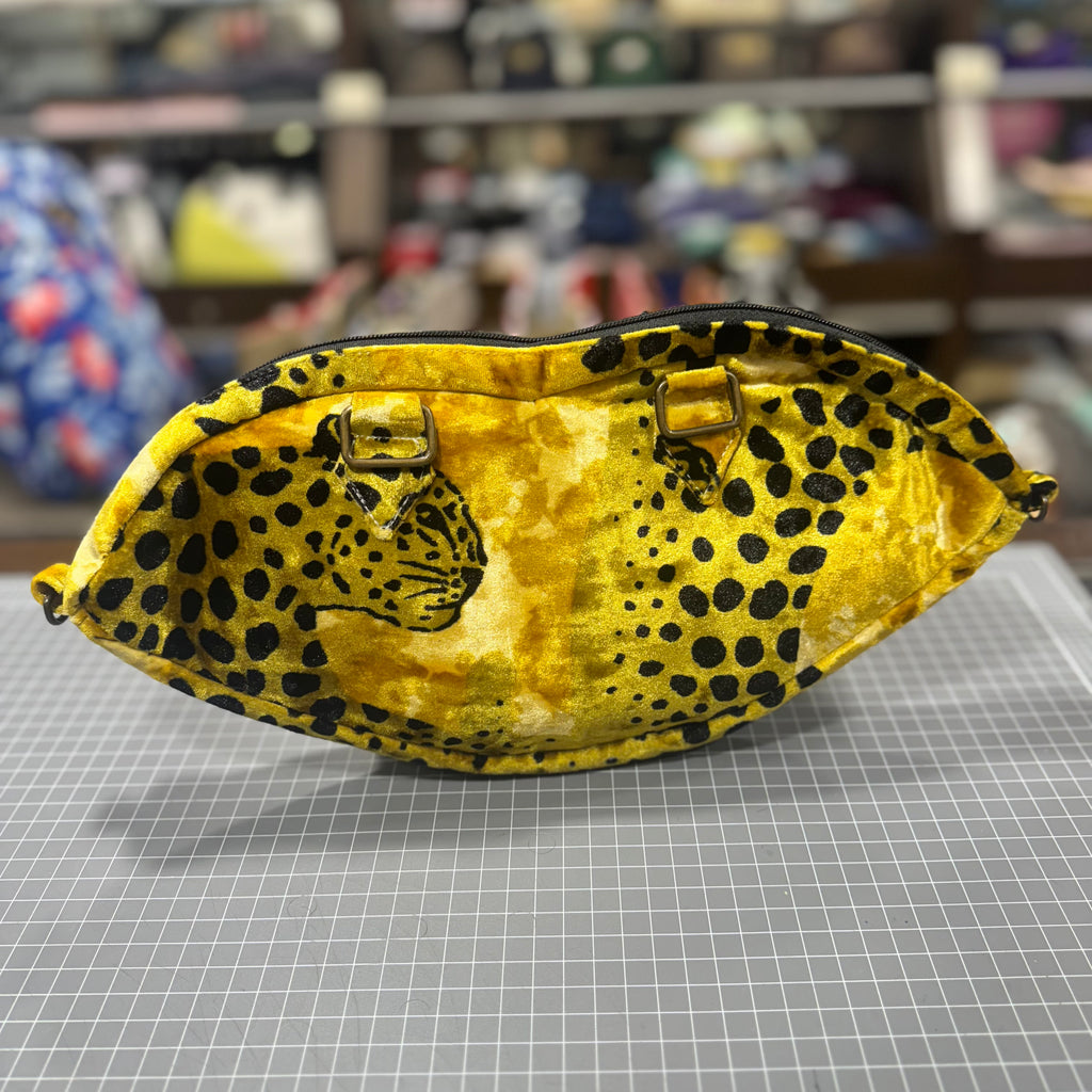 The Leopard 🐆 KOKYKAI BACI KISS CLUTCH 💋