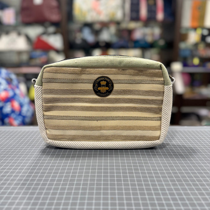 The Straight Lines 🪑 KOKYKAI CROSSBODY BAG
