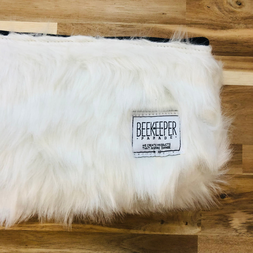 The Yeti ❄️ BeeKeeper Pouch (Large)