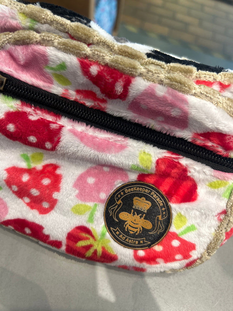 The Strawberry Short Cake BeeKeeper Bumbag (Da Vinci Collection)