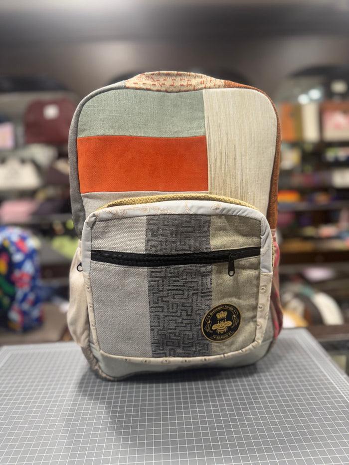The Arcade No. 2 🧱 (Da Vinci Collection) BeeKeeper Backpack