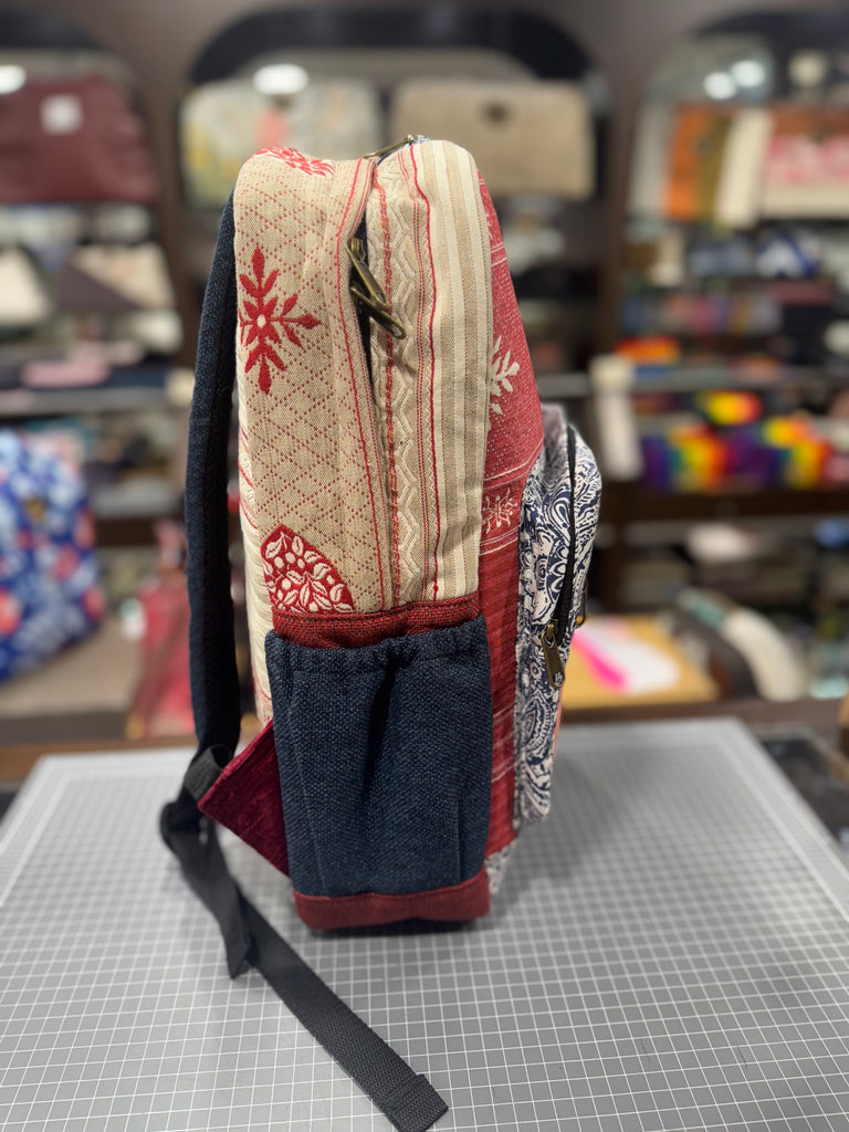 The Holiday Sweater ❄️ (Da Vinci Collection) BeeKeeper Backpack