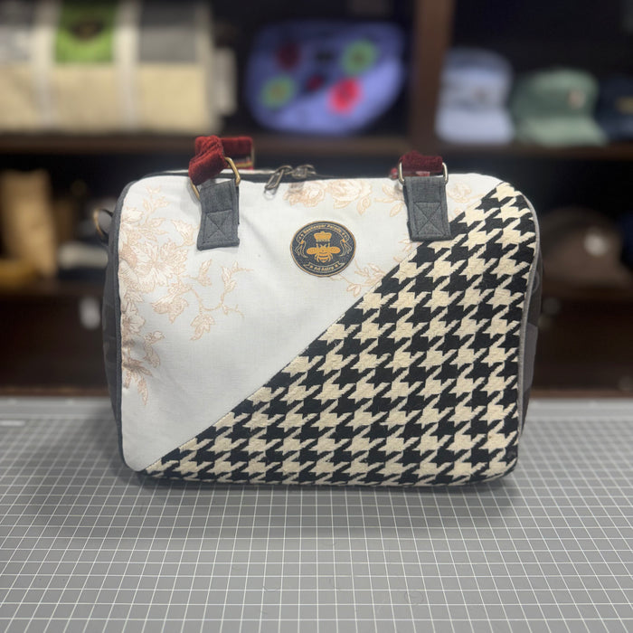 The Nesting Tree 🕊 BeeKeeper Mini Carry All Handbag