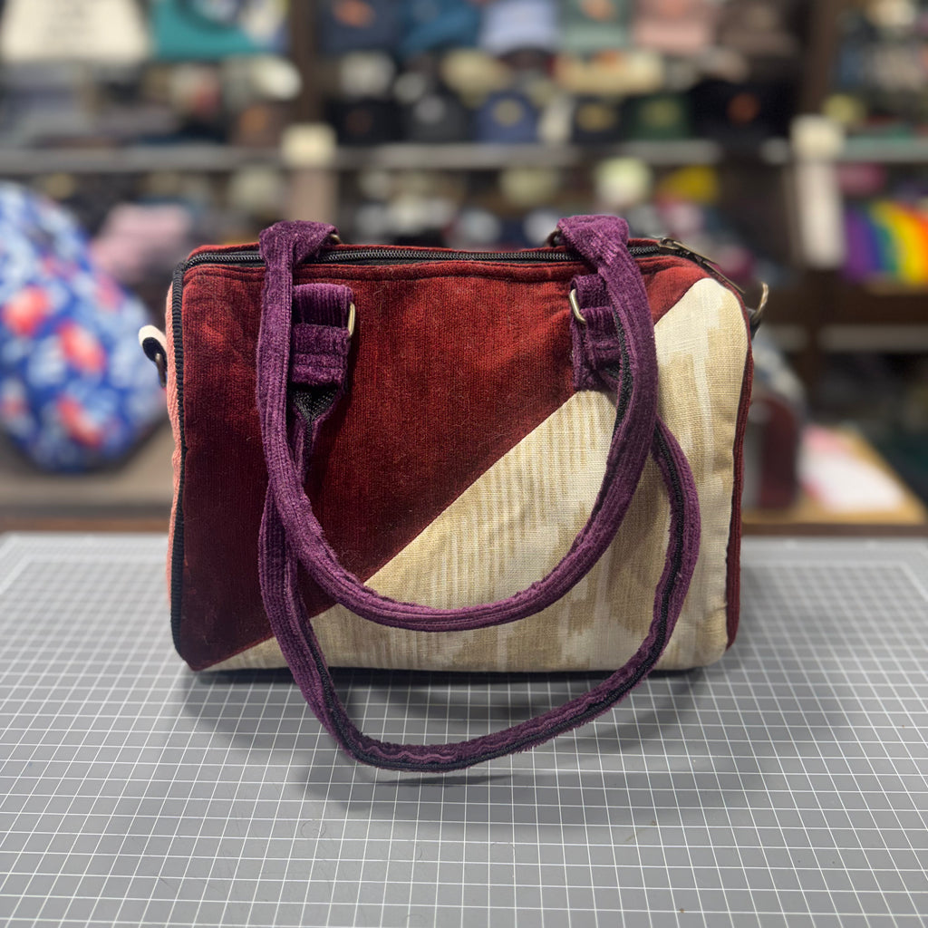 The Red Sands 🏜 BeeKeeper Mini Carry All Handbag