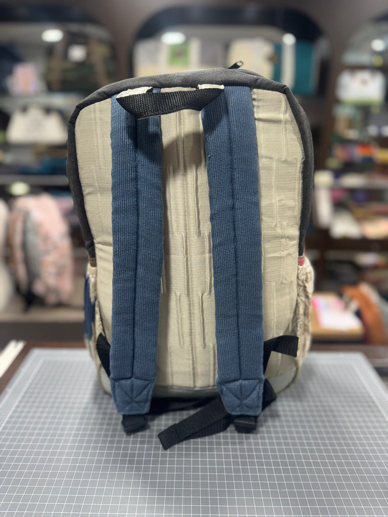 The Magnificent Houndstooth 🐺 (Da Vinci Collection) BeeKeeper Backpack