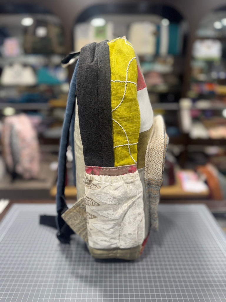 The Magnificent Houndstooth 🐺 (Da Vinci Collection) BeeKeeper Backpack