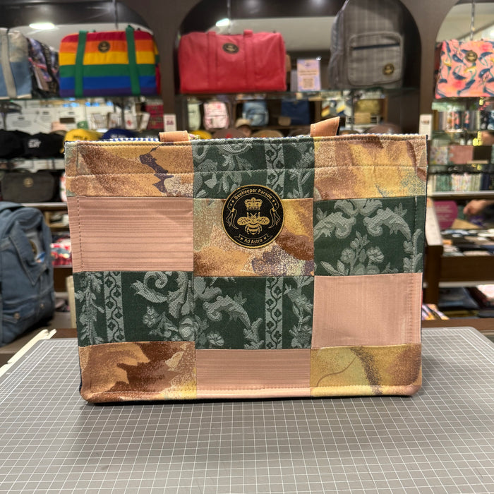 The St. Tropez, No. 5 🏺 KOKYKAI BOOK TOTE