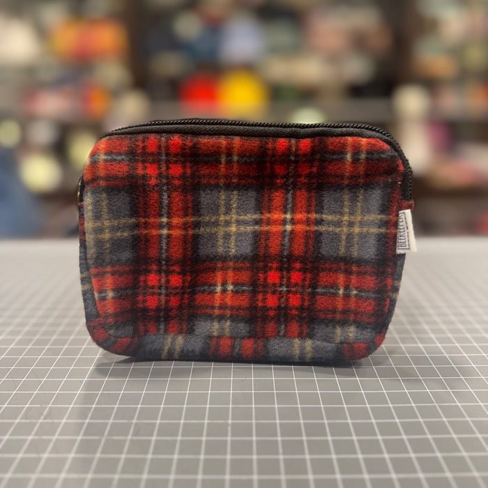 The Tartan 🏴󠁧󠁢󠁳󠁣󠁴󠁿 BeeKeeper Phone + Passport Sleeve