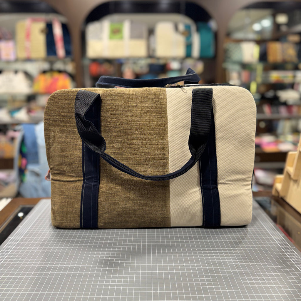 Pink and Blue 🍬 Large BeeKeeper Weekender (Da Vinci Collection)