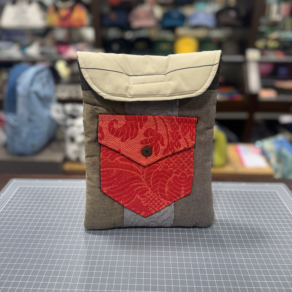 The Hidden Envelope 🧧 10.5 inch BeeKeeper Tablet/iPad Sleeve