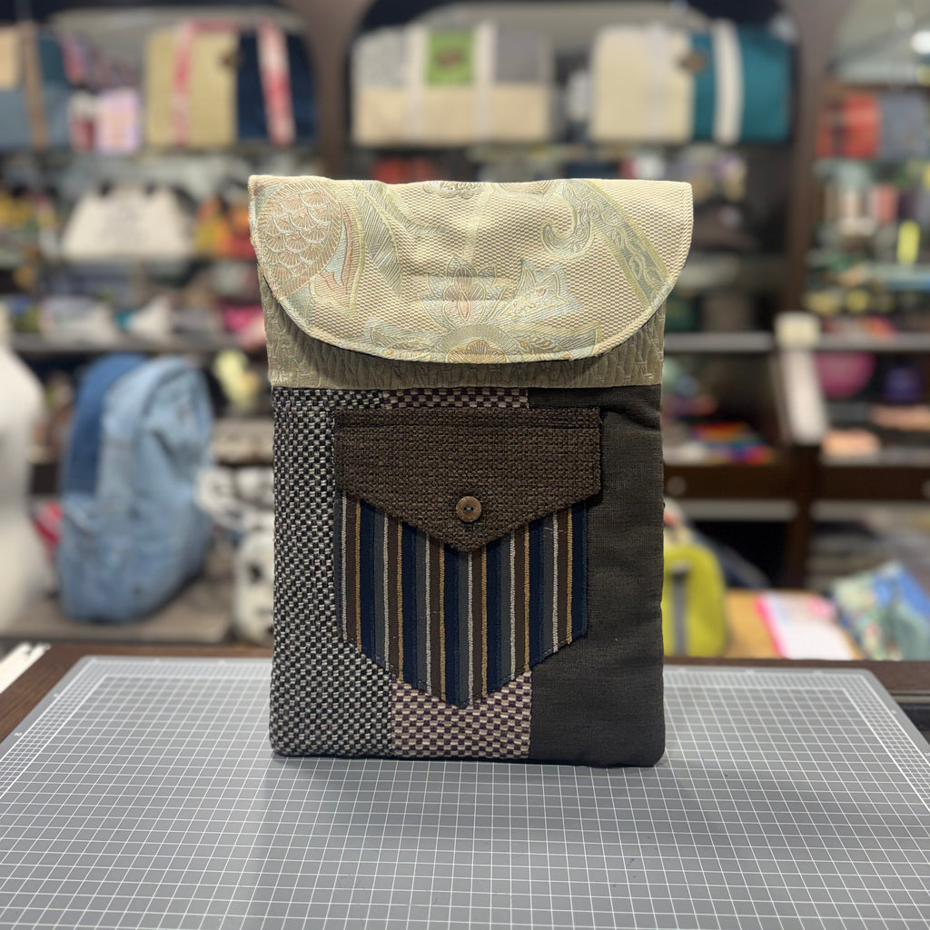 The Desert Flower 🌸 13 inch BeeKeeper Laptop Sleeve