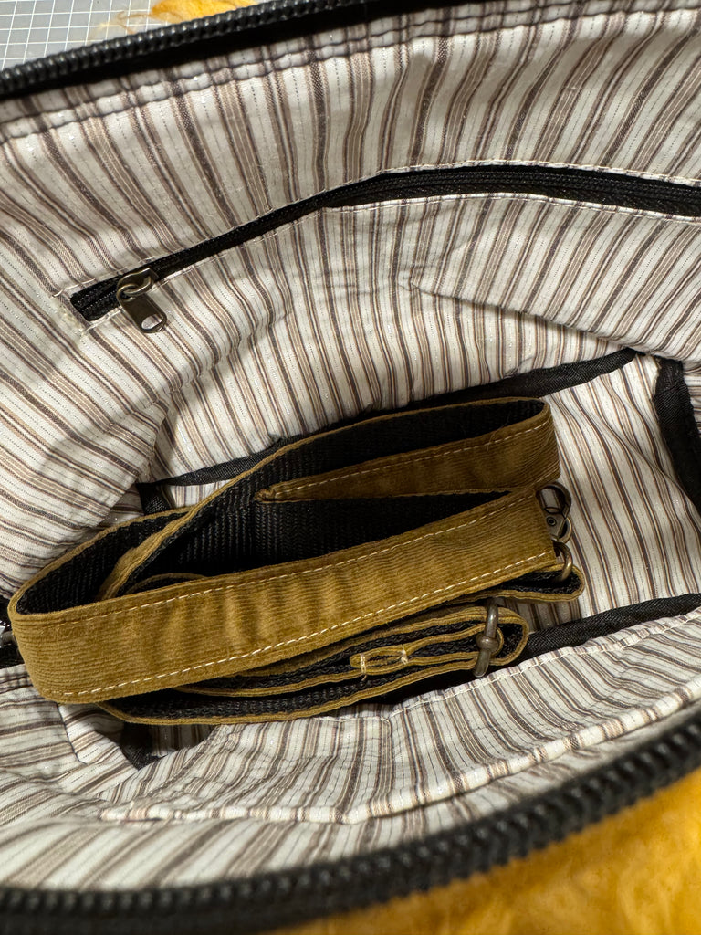 The Chewbacca 🌌 BeeKeeper Clam Shell Handbag