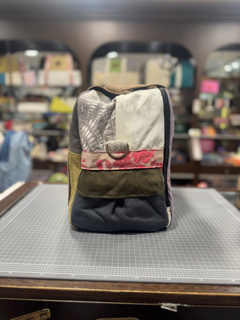 The Riverbank 🏞 Large BeeKeeper Weekender (Da Vinci Collection)