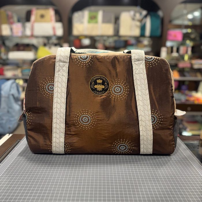 The Throwback 💿 Large BeeKeeper Weekender (Da Vinci Collection)