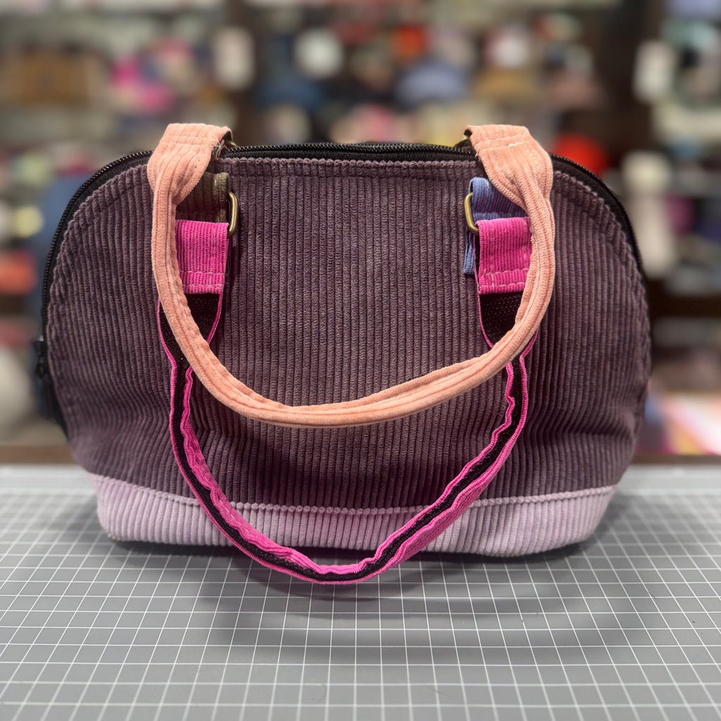 The St Tropez 🏺 BeeKeeper Clamshell 🐚 Handbag